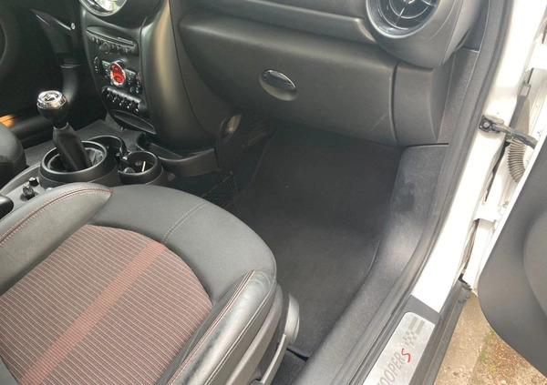 MINI Countryman cena 53900 przebieg: 146000, rok produkcji 2016 z Józefów małe 436